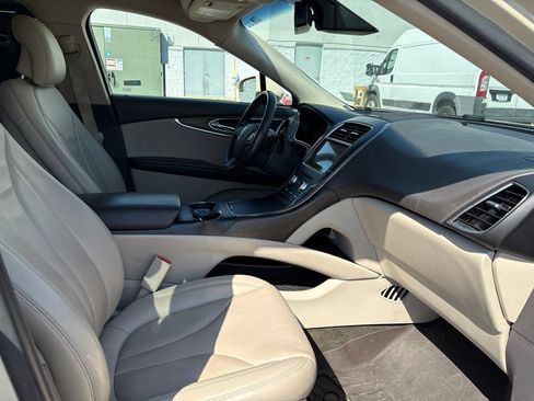 Used 2018 Lincoln MKX Select w/ Lincoln MKX Climate Package AWD/4WD image 24