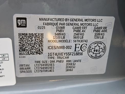 Used 2025 GMC Sierra 3500 AT4 image 38