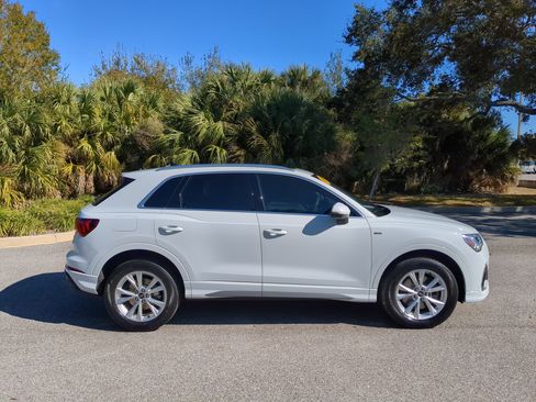 Used 2024 Audi Q3 2.0T Premium Plus image 3