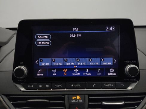 Used 2024 Nissan Altima 2.5 SV image 25