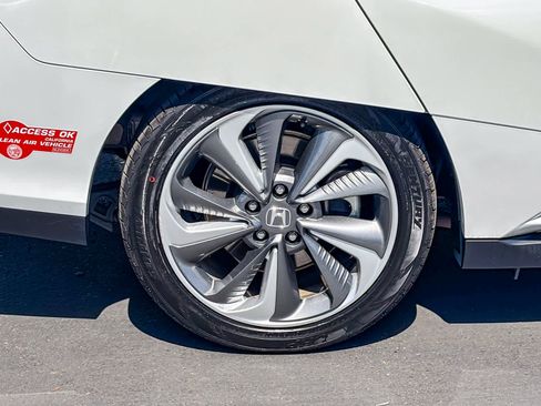 Used 2018 Honda Clarity Touring image 10