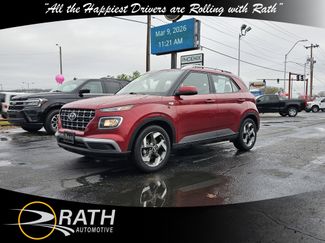 Used 2024 Hyundai Venue SEL video 1