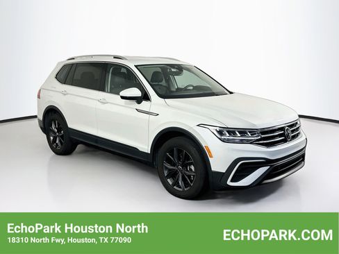 Used 2023 Volkswagen Tiguan SE FWD image 1