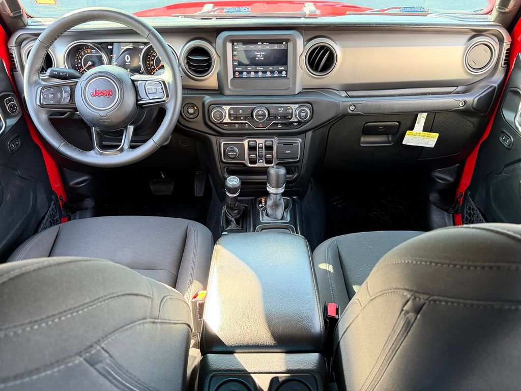 Certified 2021 Jeep Gladiator Overland AWD/4WD image 20