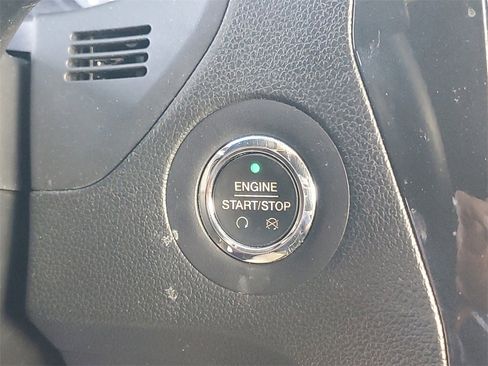 Used 2016 Ford Explorer XLT image 30