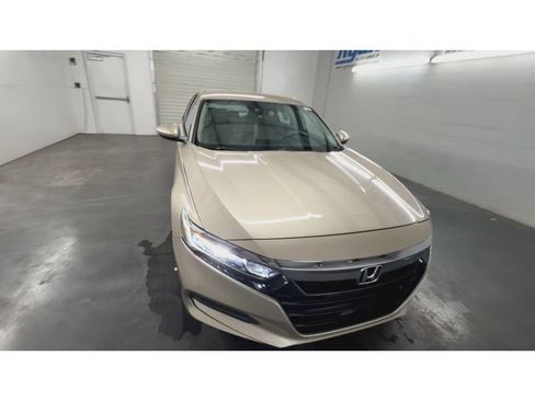 Used 2018 Honda Accord LX image 3