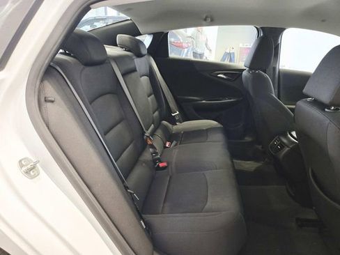 Used 2025 Chevrolet Malibu LT FWD image 11