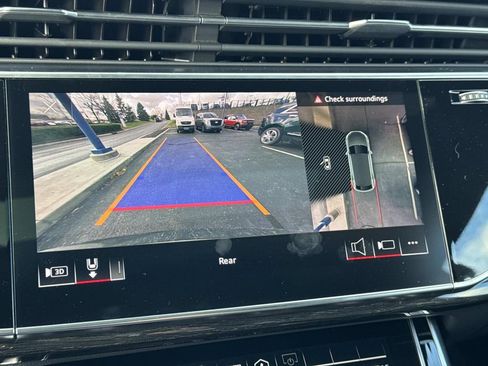 Used 2022 Audi Q8 Premium Plus image 22