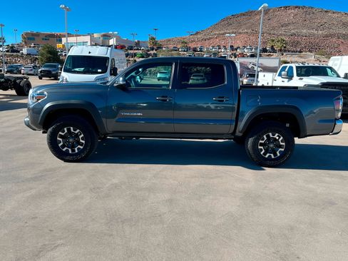 Used 2023 Toyota Tacoma TRD Off-Road image 2