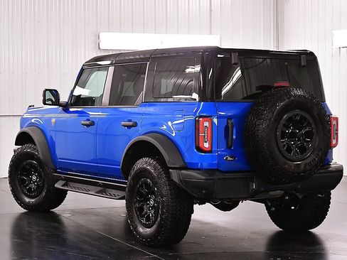 Used 2025 Ford Bronco Badlands image 6