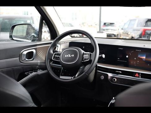 Used 2025 Kia Sorento SX image 10