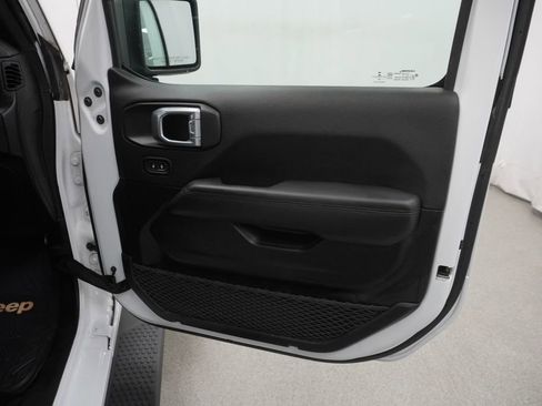 Certified 2022 Jeep Wrangler Unlimited Sahara AWD/4WD image 47