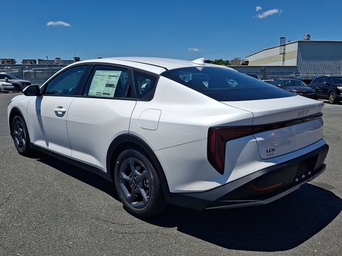 New 2026 Kia K4 FWD image 4