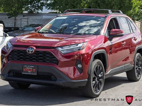 Used 2025 Toyota RAV4 XLE Premium FWD image 12