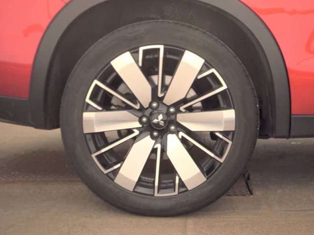 Used 2025 Mitsubishi Outlander SE AWD/4WD image 23