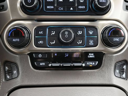 Used 2020 GMC Yukon Denali w/ Open Road Package AWD/4WD image 17