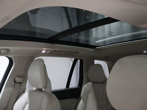 Used 2020 Volvo XC90 T6 Momentum image 8