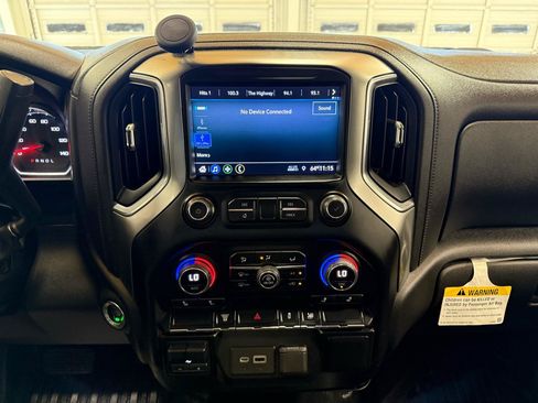Used 2022 Chevrolet Silverado 3500 LT w/ Convenience Package AWD/4WD image 16