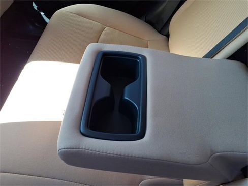 Used 2019 Toyota RAV4 LE image 8