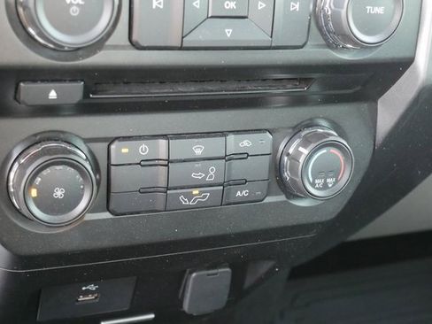 Used 2018 Ford F150 XLT image 23