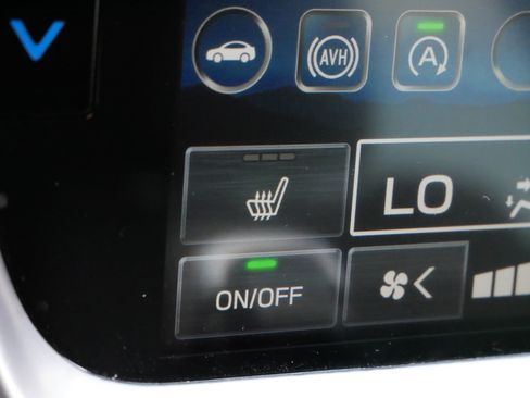 Used 2023 Subaru Outback Premium image 28