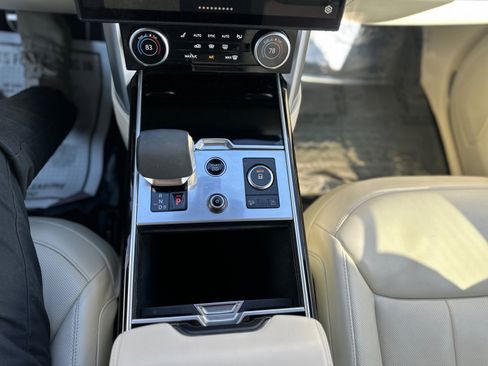 Used 2023 Land Rover Range Rover SE image 32