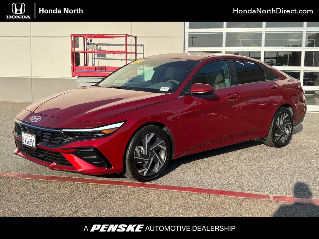 Used 2025 Hyundai Elantra SEL FWD image 1