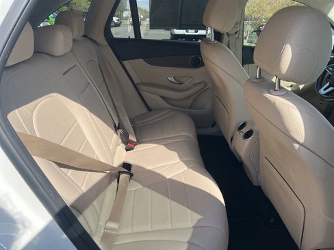 Used 2021 Mercedes-Benz GLC 300 image 19