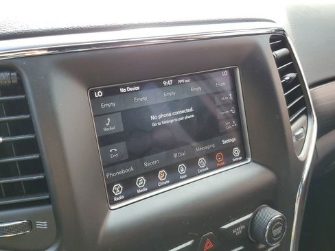 Used 2019 Jeep Grand Cherokee Laredo image 20