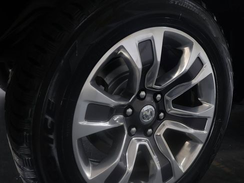 Used 2019 RAM 1500 Laramie Longhorn image 32