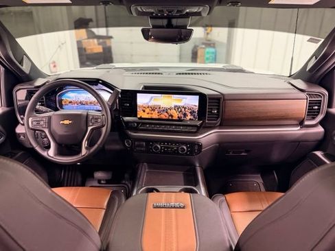 Certified 2025 Chevrolet Silverado 2500 High Country w/ Technology Package AWD/4WD image 21