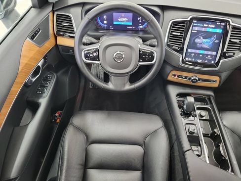Used 2025 Volvo XC90 B6 Ultra AWD/4WD image 18