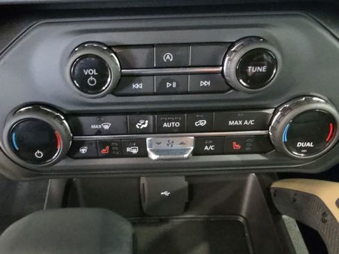 Used 2025 Ford Bronco Badlands w/ Sasquatch Package AWD/4WD image 23