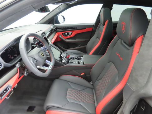 Used 2024 Lamborghini Urus S image 18