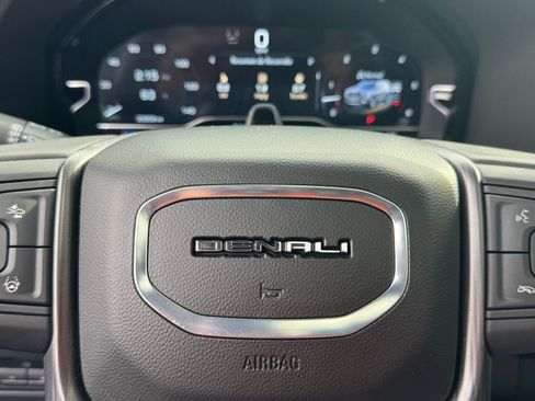 Used 2024 GMC Yukon Denali Ultimate image 27