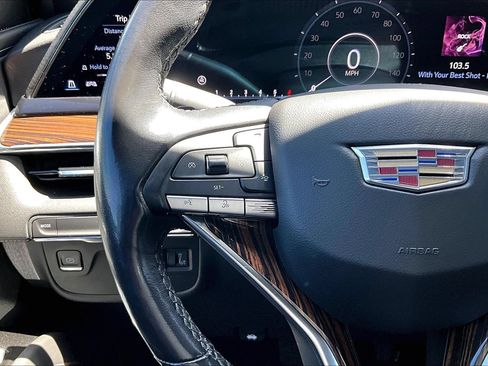 Used 2021 Cadillac Escalade Premium Luxury RWD image 15