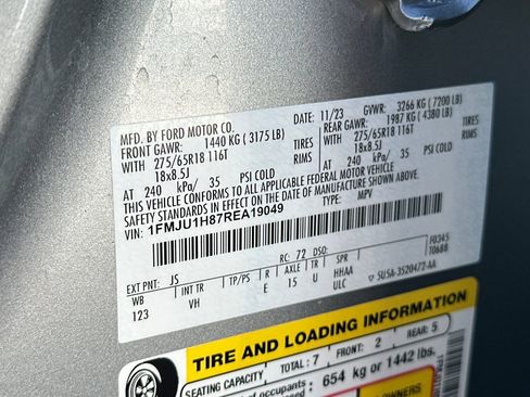 Used 2024 Ford Expedition XLT image 31