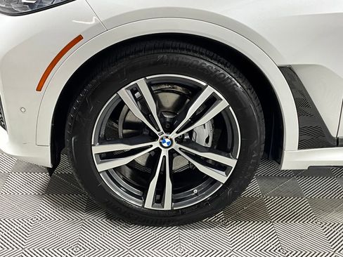 Used 2021 BMW X7 xDrive40i w/ M Sport Package AWD/4WD image 30