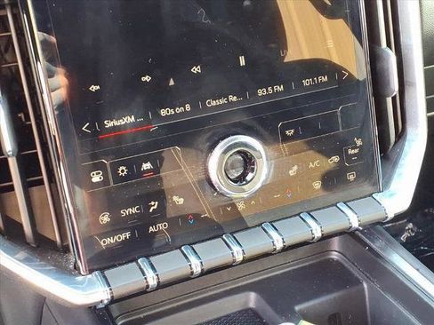 Used 2025 GMC Acadia Elevation image 13