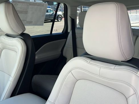 New 2026 Lincoln Aviator Reserve image 11