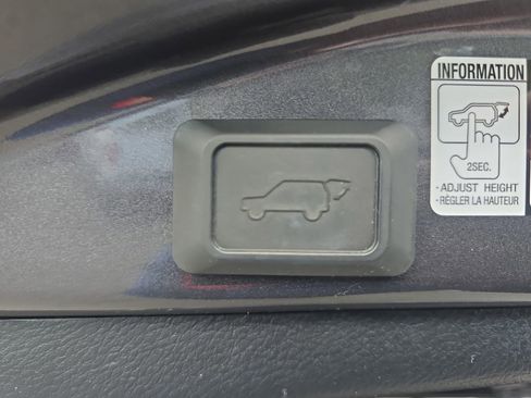 Used 2017 Toyota RAV4 XLE image 17