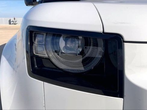 Used 2024 Land Rover Defender 110 X-Dynamic SE image 35