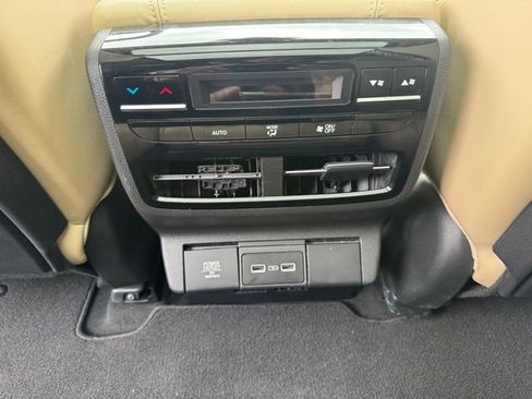 Used 2023 Acura MDX SH-AWD w/ Technology Package image 36