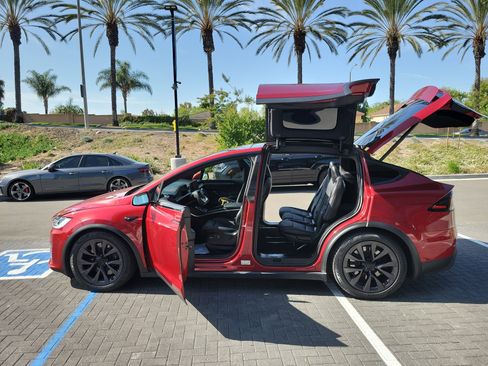 Used 2024 Tesla Model X AWD/4WD image 16
