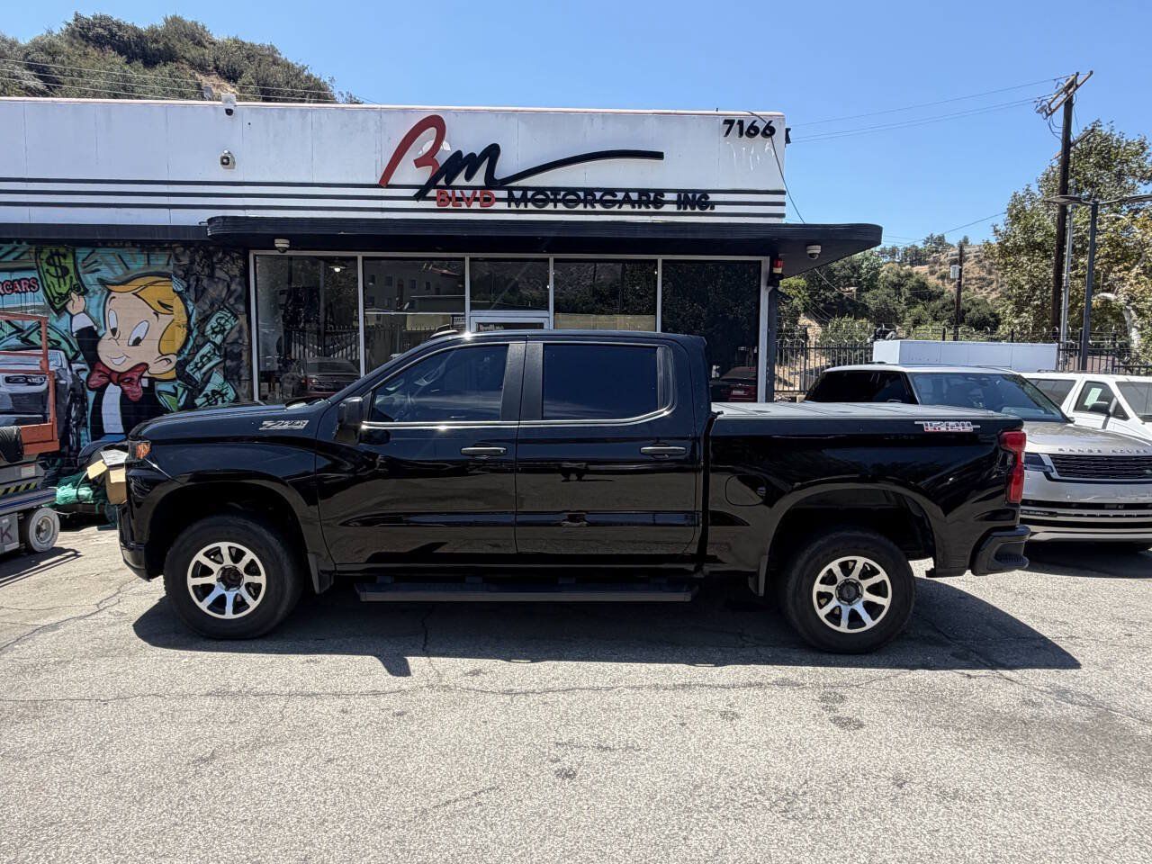 Used 2019 Chevrolet Silverado 1500 Custom Trail Boss w/ Custom Convenience Package AWD/4WD image 3
