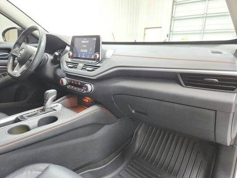 Used 2022 Nissan Altima 2.5 SR image 37