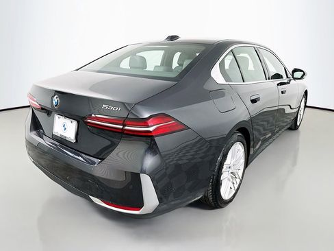 Used 2025 BMW 530i image 5