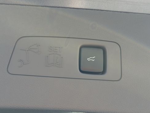 Certified 2024 Lincoln Corsair Grand Touring w/ Rear Removable Package Tray AWD/4WD image 6