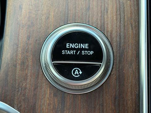 Used 2025 Mercedes-Benz GLC 300 4MATIC image 20