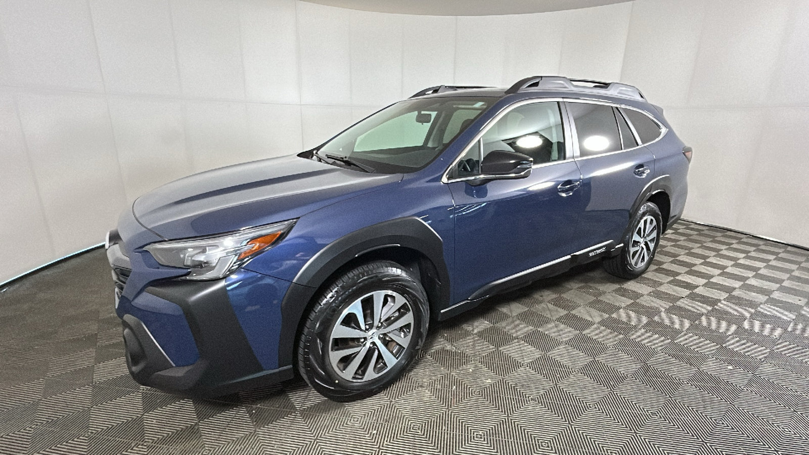 Used 2025 Subaru Outback Premium AWD/4WD image 7